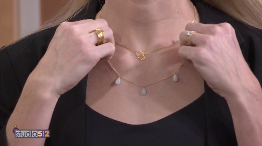 A How-To Wear Jewelry Based on the Neckline of Your Outfit